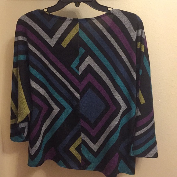 Short Sweater Top 3/4 sleeves Multi Color - Picture 3 of 3